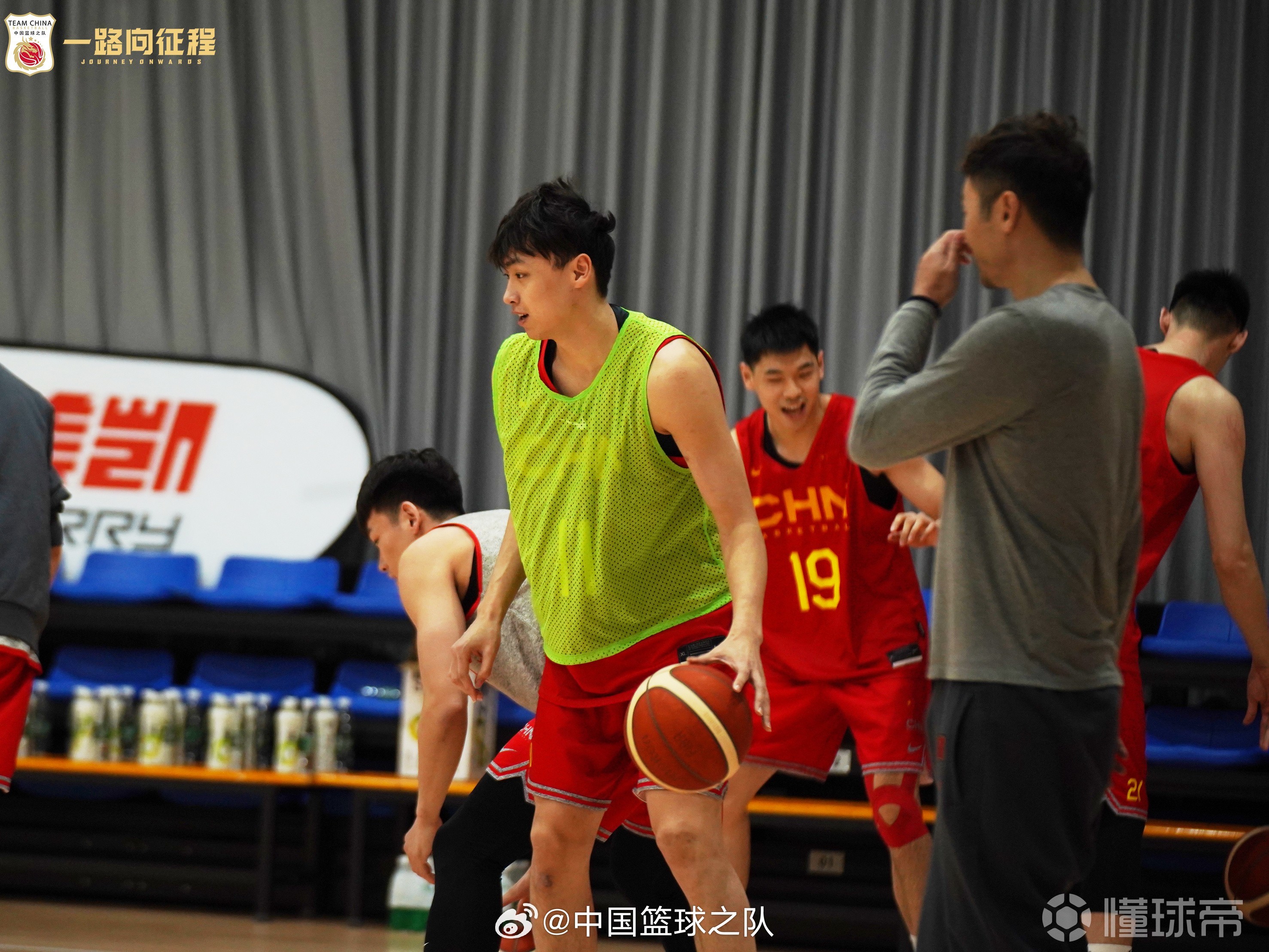 关于亚洲男篮锦标赛重新规划，球队备战迎战欧洲争霸的信息