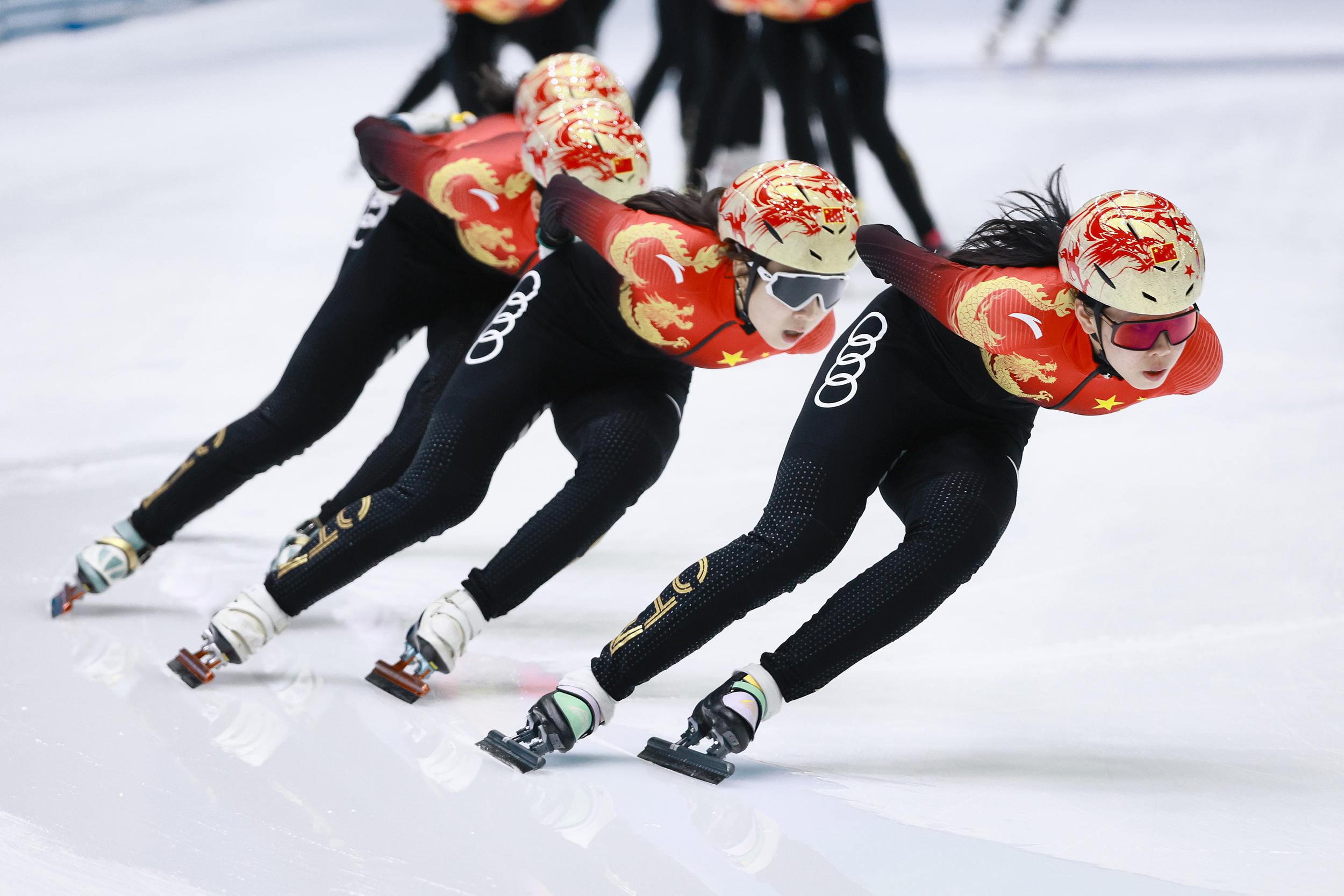 关于短道速滑选手突破自己，获得好成绩的信息