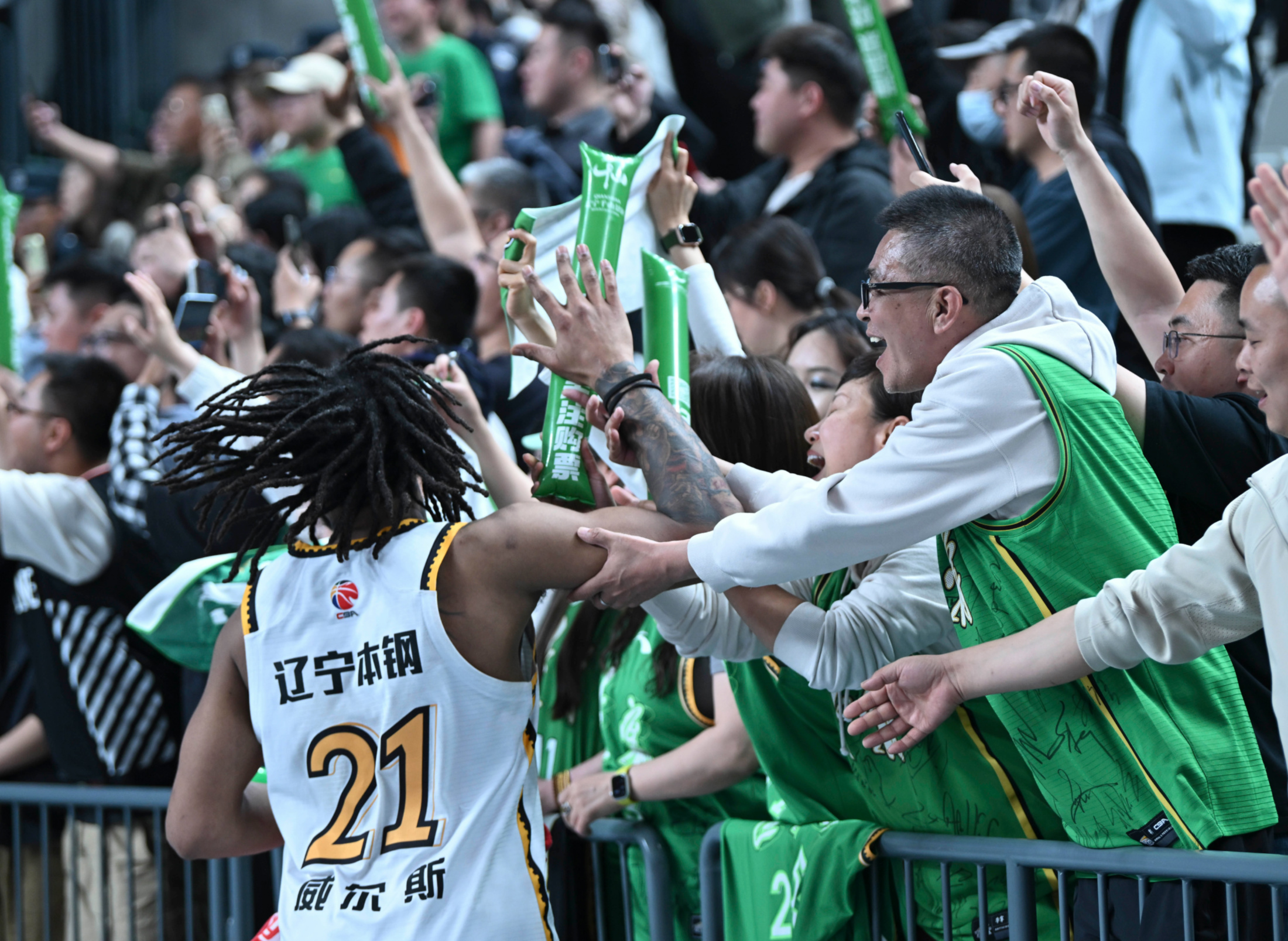 青岛队逆转辽宁队，陶汉林扛起全队